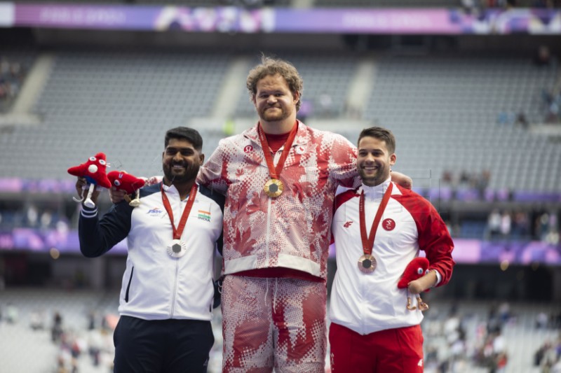 POI: Dodjela medalja u bacanju kugle kategorija F46