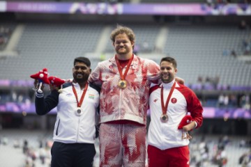 POI: Dodjela medalja u bacanju kugle kategorija F46