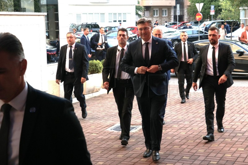 Plenković stigao na sjednicu HDZ-a BiH