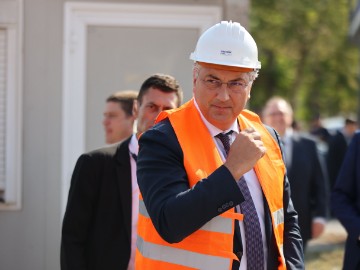 Plenković obišao gradilište Hrvatskog narodnog kazališta u Mostaru