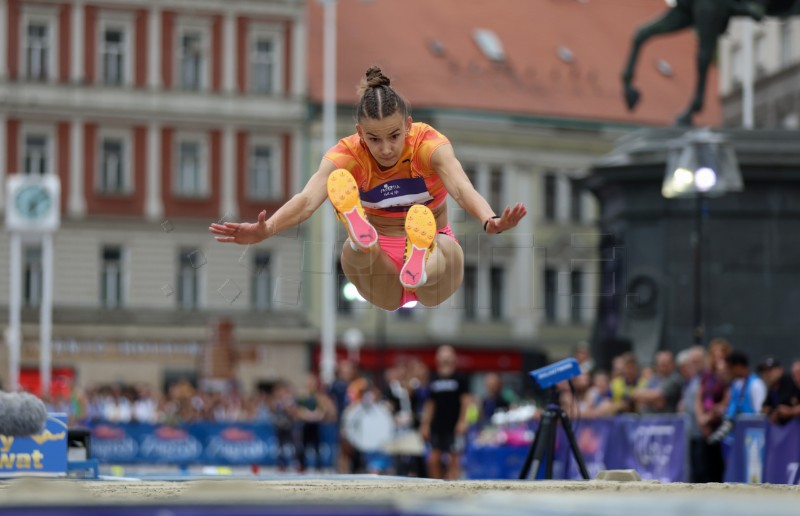 Zagreb City Challenge - skok u dalj na Trgu bana Jelačića