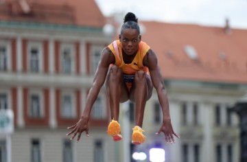 Zagreb City Challenge - skok u dalj na Trgu bana Jelačića