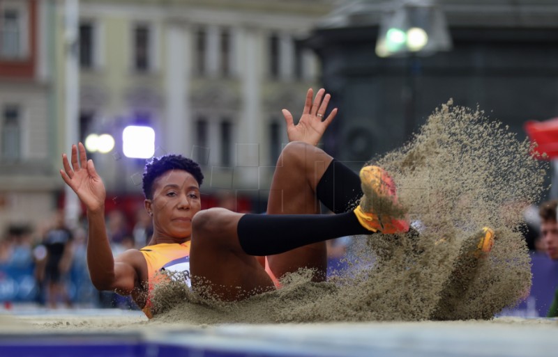 Zagreb City Challenge - skok u dalj na Trgu bana Jelačića