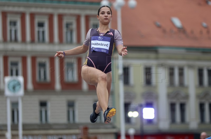 Zagreb City Challenge - skok u dalj na Trgu bana Jelačića