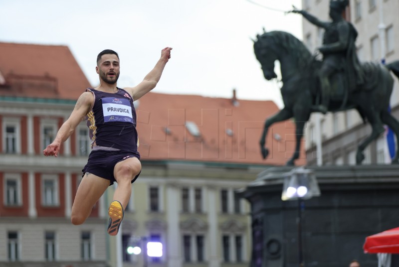 Zagreb City Challenge - skok u dalj na Trgu bana Jelačića