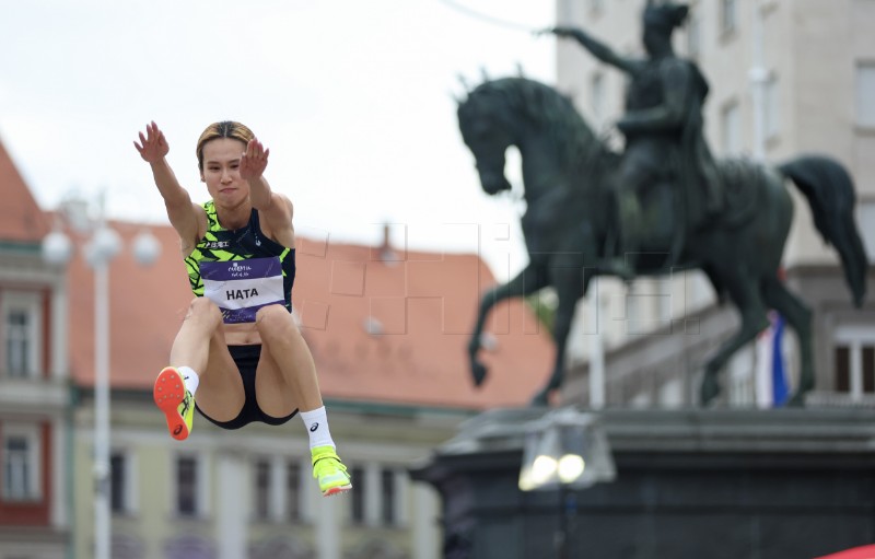 Zagreb City Challenge - skok u dalj na Trgu bana Jelačića