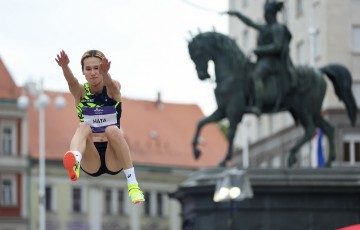 Zagreb City Challenge - skok u dalj na Trgu bana Jelačića