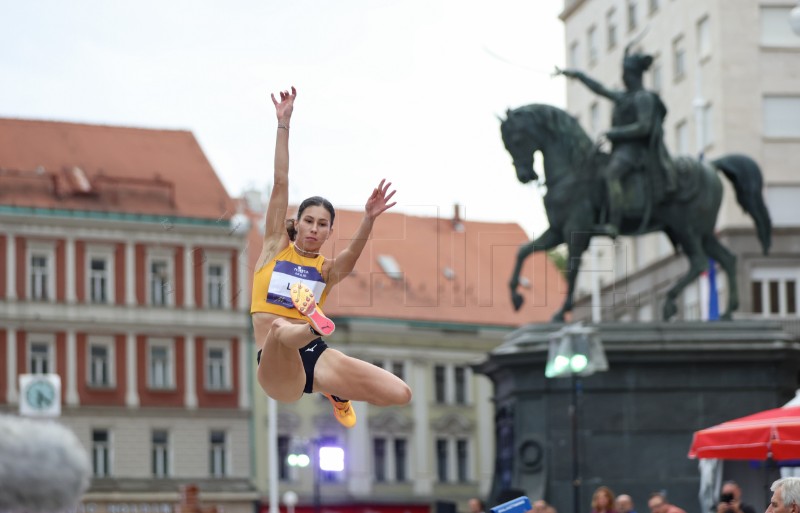 Zagreb City Challenge - skok u dalj na Trgu bana Jelačića