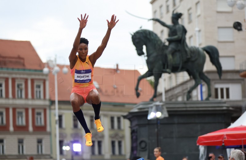 Zagreb City Challenge - skok u dalj na Trgu bana Jelačića