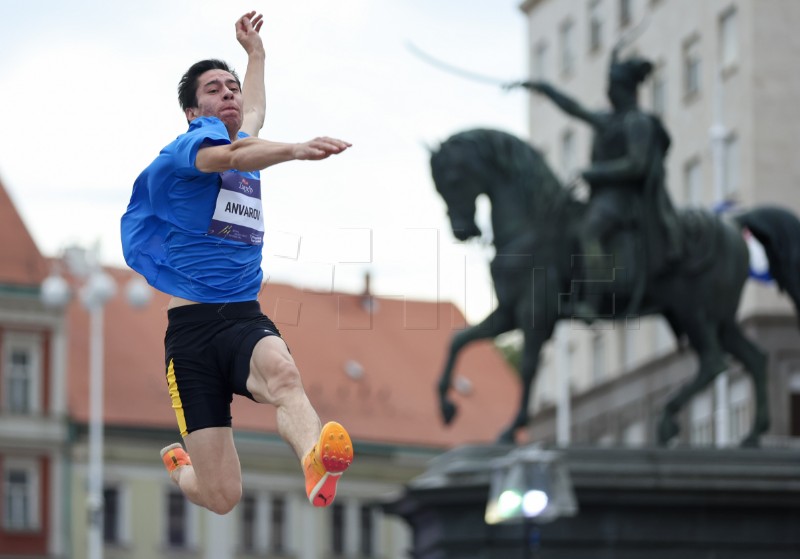 Zagreb City Challenge - skok u dalj na Trgu bana Jelačića