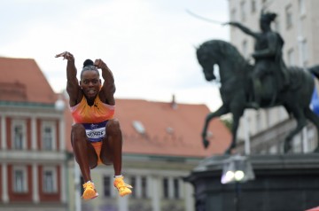 Zagreb City Challenge - skok u dalj na Trgu bana Jelačića