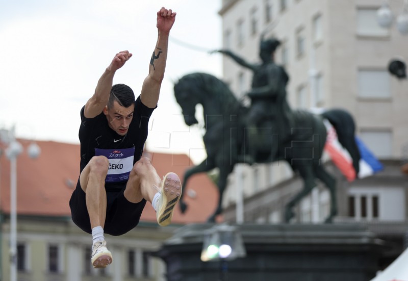 Zagreb City Challenge - skok u dalj na Trgu bana Jelačića