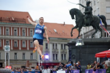 Zagreb City Challenge - skok u dalj na Trgu bana Jelačića