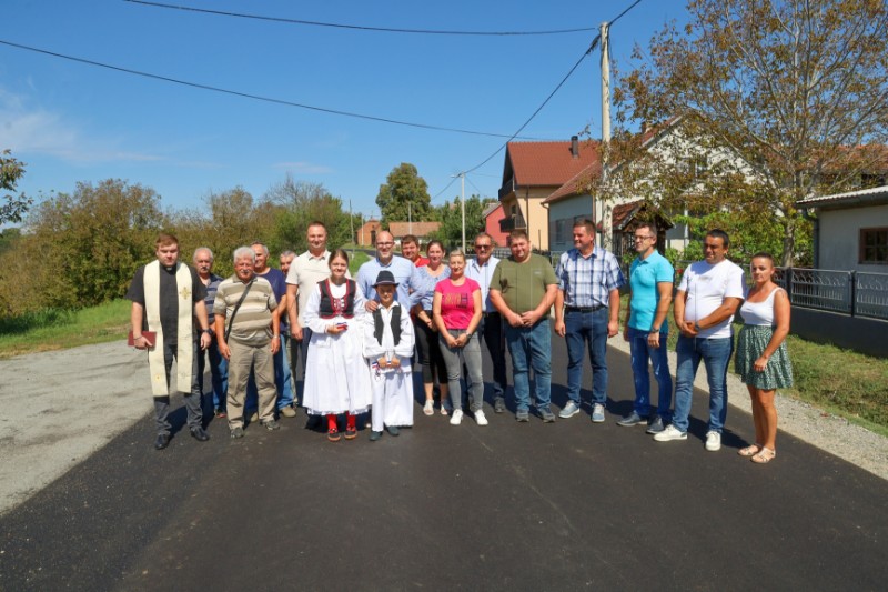 Otvorena obnovljena cesta u općini Šandrovac