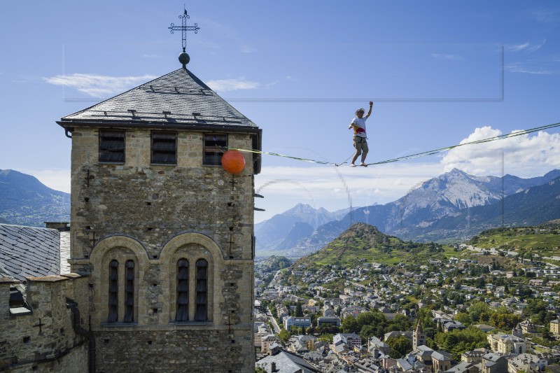 SWITZERLAND SLACKLINE GRAVIT'HIGH