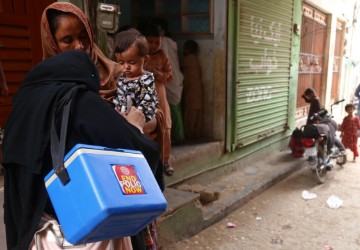 PAKISTAN POLIO VACCINATION