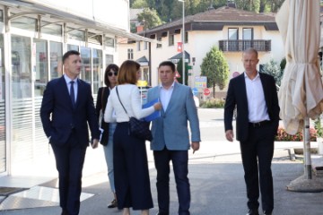 Ministar Butković provezao se vlakom obnovljenom prugom Krapina - Zabok