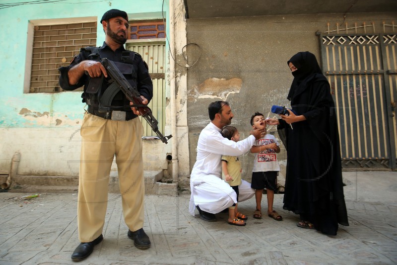 PAKISTAN POLIO VACCINATION