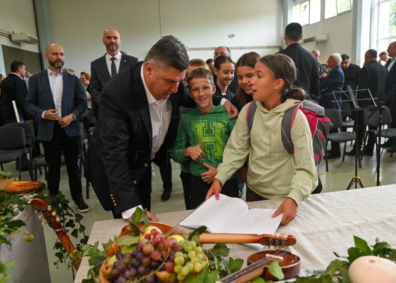 Svečana sjednica Općinskog vijeća povodom Dana općine Kamanja