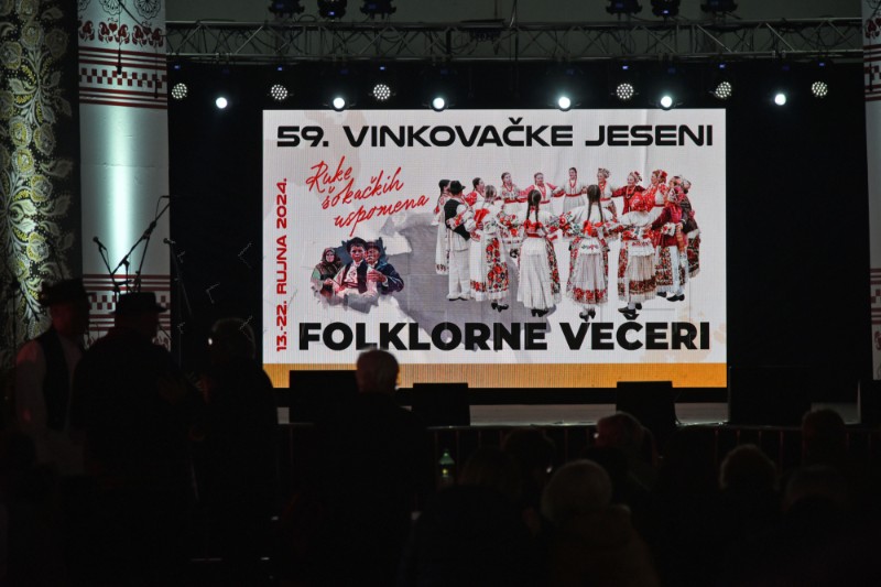 Folklornim večerima započele 59. Vinkovačke jeseni