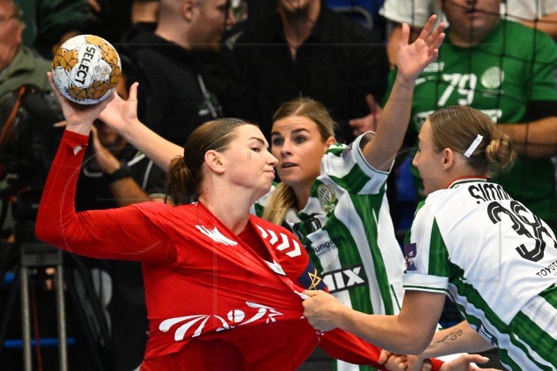 WOMEN'S HANDBALL