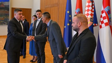 Predsjednik Milanović primio predstavnike, vinare i vinogradare Imotske krajine