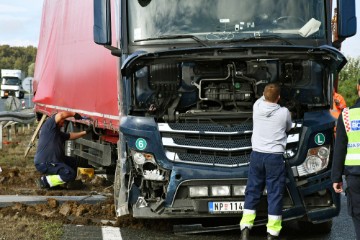 Jedna osoba poginula, dvoje ozlijeđenih na A3 između čvorišta Nova Gradiška i Okučani