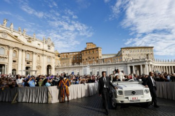 VATICAN AUDIENCE POPE