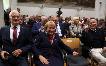 Predstavljena knjiga Željka Cvetnića "Sveci, životinje i legende"