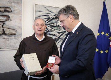 Plenković primio fra Zdravka Dadića