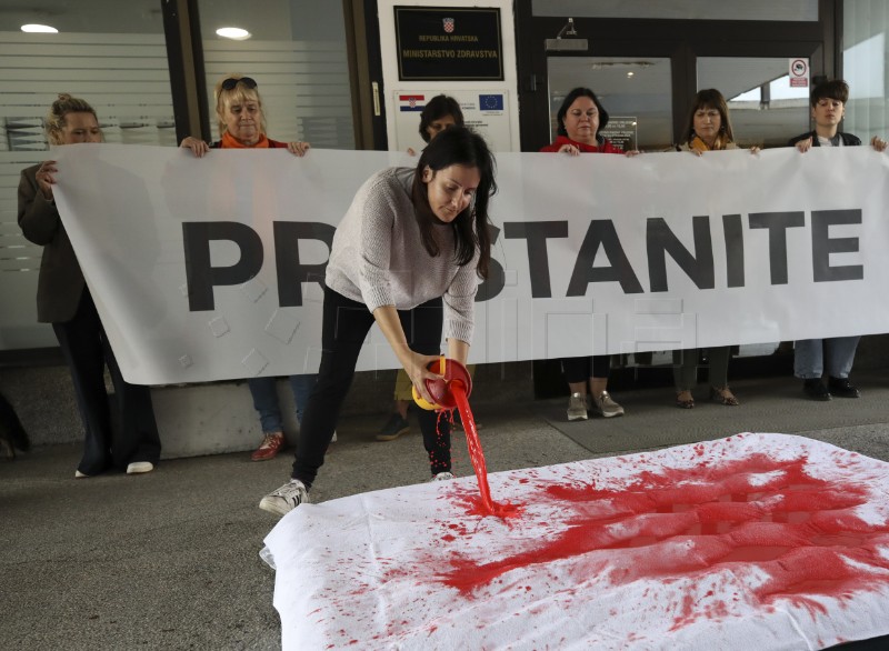 Akcija “Prestanite štititi silovatelje!“ u Zagrebu