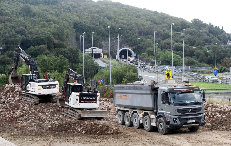 Butković obišao radove na raskrižju Škurinje