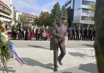 Bjelovar: Komemoracija za poginule i nestale redarstvenike