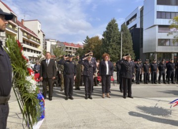 Bjelovar: Komemoracija za poginule i nestale redarstvenike