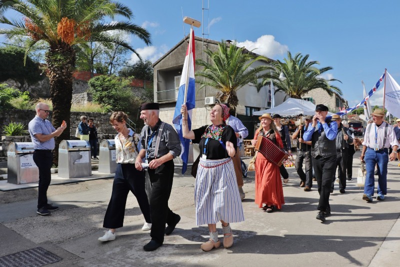 Hvar: Počeo Festival brodova, mora i mornara "Dani u Vali"