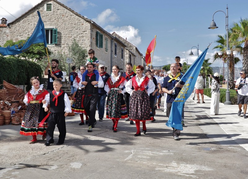 Hvar: Počeo Festival brodova, mora i mornara "Dani u Vali"