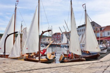 Hvar: Počeo Festival brodova, mora i mornara "Dani u Vali"