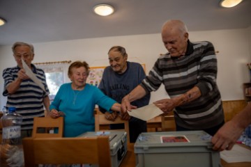 CZECH REPUBLIC FLOODS ELECTIONS