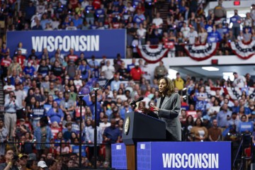 USA WISCONSIN VP HARRIS CAMPAIGN