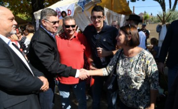 Milanović na manifestaciji "Stara jela iz Dugog Sela"