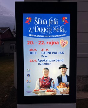 Milanović na manifestaciji "Stara jela iz Dugog Sela"