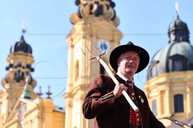 GERMANY TRADITION OKTOBERFEST