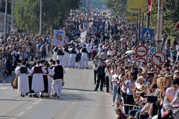 U svečanom mimohodu 59. Vinkovačkih jeseni više od 3000 folkloraša