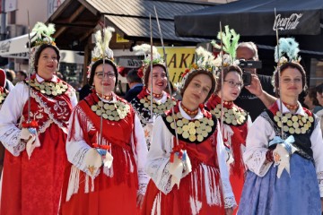 U svečanom mimohodu 59. Vinkovačkih jeseni više od 3000 folkloraša