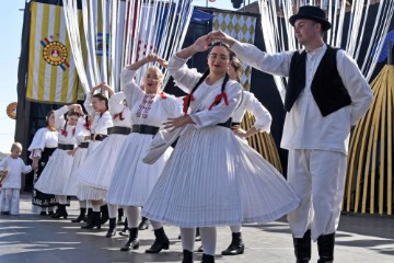 U svečanom mimohodu 59. Vinkovačkih jeseni više od 3000 folkloraša