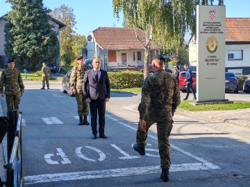 Anušić posjetio vojarnu "Bilogora" u Bjelovaru