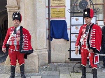 Varaždin: Otkrivena ploča "Varaždinska županija - prijatelj djece"