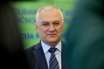 Predstavljen priručnik "Postani siguran vozač bicikla i električnog romobila"