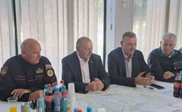 Potpredsjednik Vlade Tomo Medved na sjednici Stožera Civilne zaštite u Batini