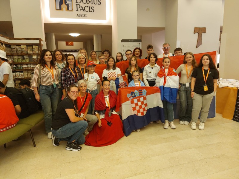 Hrvatski učenici osvojili dvije medalje na svjetskom natjecanju u engleskom jeziku